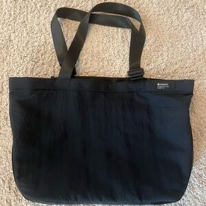 Lululemon tote
